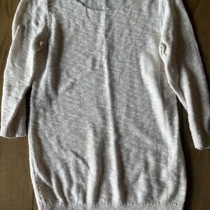 Old Navy Women's Cream Crew Neck Sweater woman’s size small